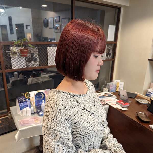 ミニボブ/赤カラー/ワンレングス