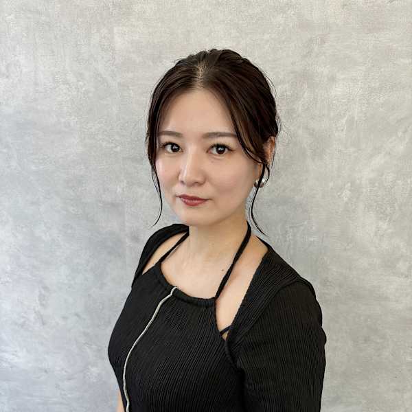【全席個室サロン】NUMBER 天王寺【ナンバー】【ゼンセキコシツサロン ナンバー テンノウジ】のスタッフ紹介。kana