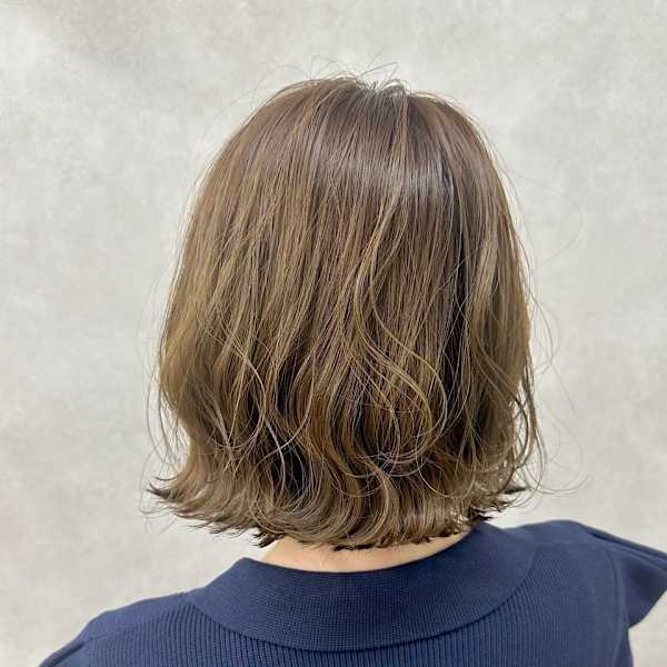 カーキベージュカラー×外ハネボブ/札幌大通駅個室美容室