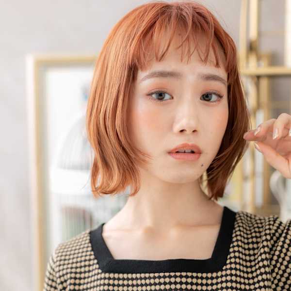 フレンチカジュアルオン眉前下がりボブパーマ フェザーショート