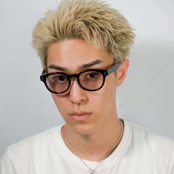 金髪ショート