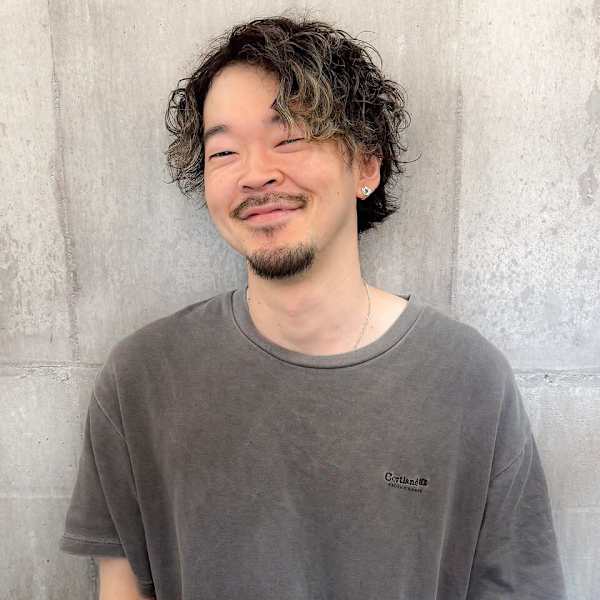 amule hair【アムレヘアー】のスタッフ紹介。JUN