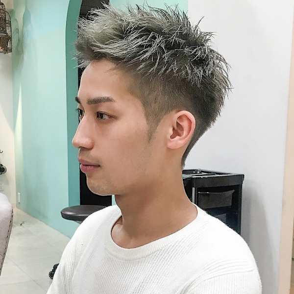 グレーアッシュアップバングショートレイヤーソフトツーブロック|un le pont