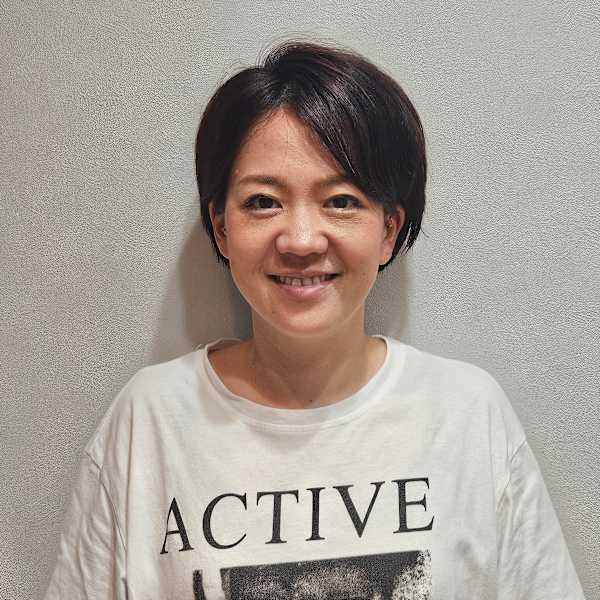each hair＆total beauty【イーチ ヘアーアンドトータルビューティー】のスタッフ紹介。相川　美緒