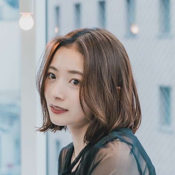 愛されミディくせ毛風カールココアベージュ20代30代40代