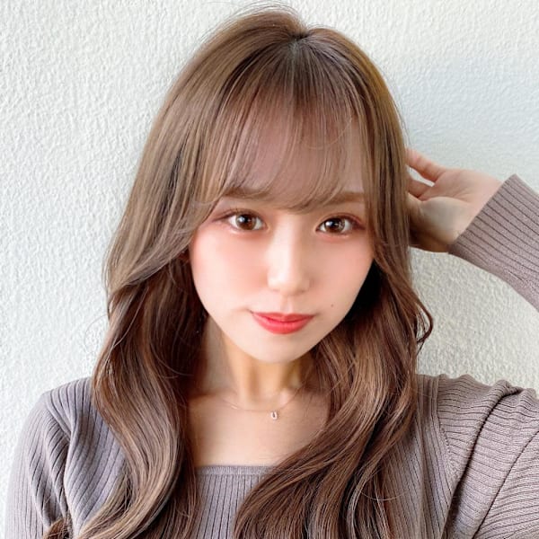 暗髪でも出せるこなれ感フェイスレイヤー×ナチュラルセミロング