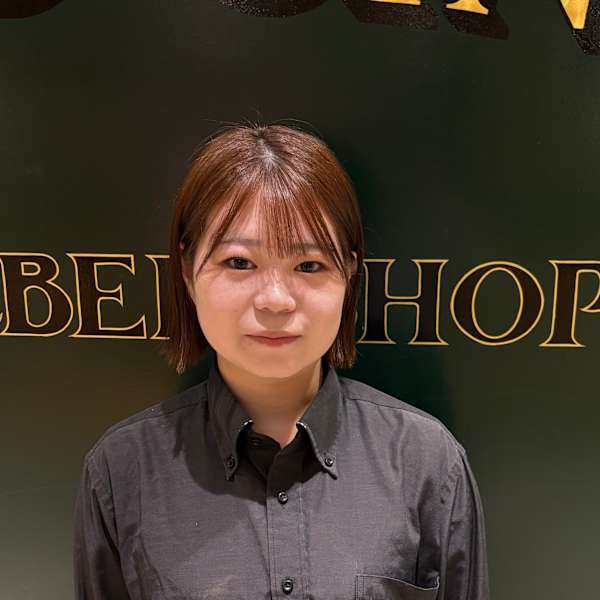 ヒロ銀座BARBER SHOP 名古屋本店【ヒロギンザバーバーショップナゴヤホンテン】のスタッフ紹介。小島優奈