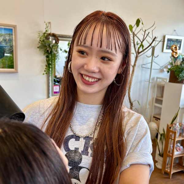 nicola【ニコラ】のスタッフ紹介。足立由樺