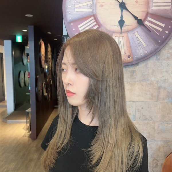 ブリーチなしオリーブベージュ×ロングレイヤー|independence