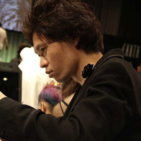 HAIR & MAKE EARTH 船橋店【ヘアメイクアース フナバシテン】のスタッフ紹介。木村　公俊