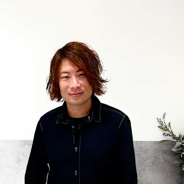 EARTH coiffure beaut? 四街道もねの里モール店【アースコアフュールボーテ ヨツカイドウモネノサトモールテン】のスタッフ紹介。小泉 龍之介
