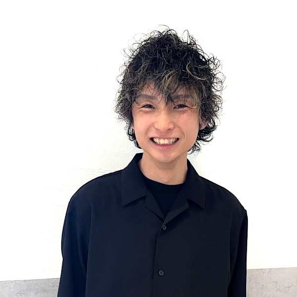 EARTH coiffure beaut? 四街道もねの里モール店【アースコアフュールボーテ ヨツカイドウモネノサトモールテン】のスタッフ紹介。駒田 拳児