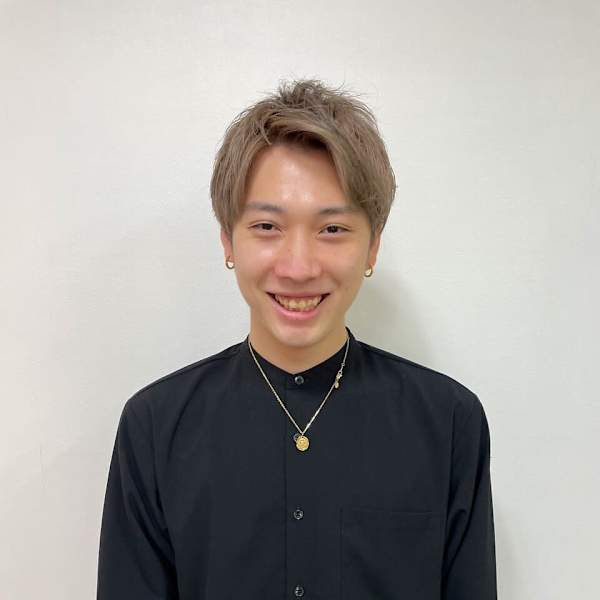 Hair Logue DEEP 明石店【ヘアー ローグ ディープ アカシテン】のスタッフ紹介。坪井 拓海