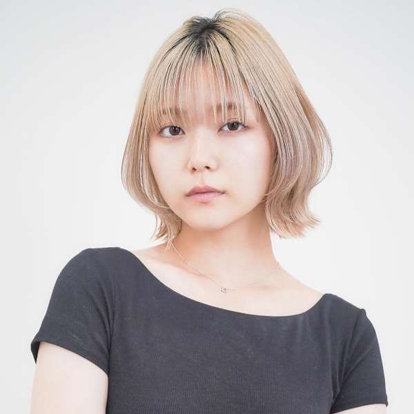 外ハネレイヤーボブ・ルーツカラー