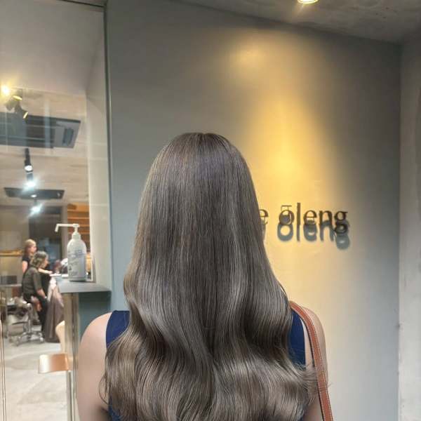 レイヤーカット×グレージュ|Asheoleng