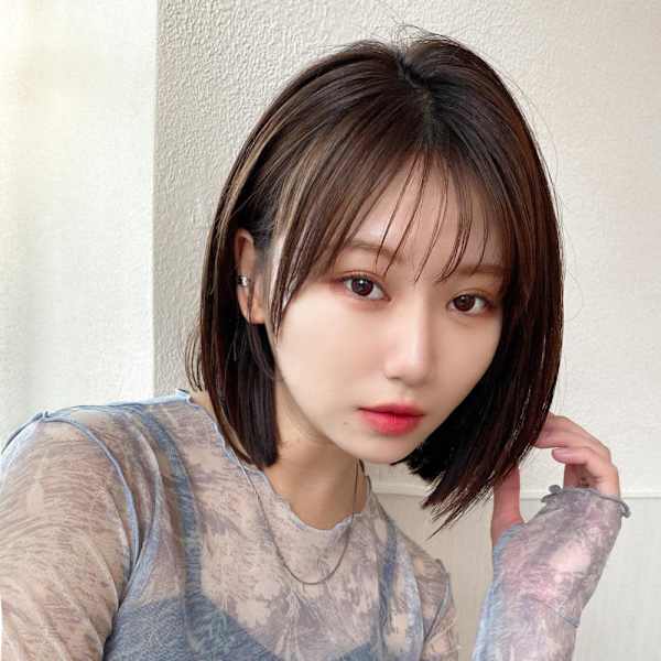 前下がりショートボブで絶壁解消！小顔に見えるひし形シルエット
