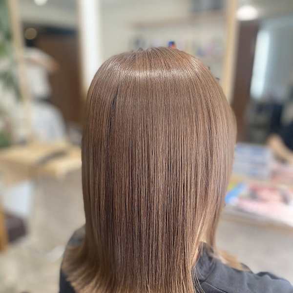 ベージュ×外はねボブ|Hair studio Olive 南森町店