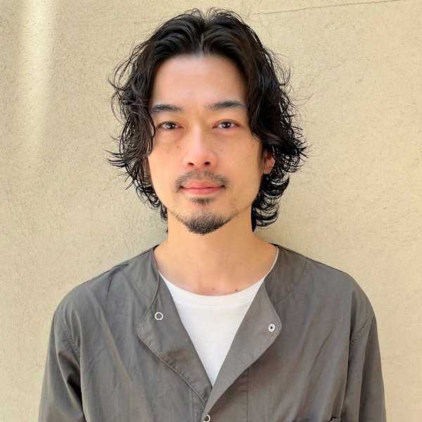 Of HAIR OMOTESANDO【オブヘアーオモテサンドウ】のスタッフ紹介。大竹 祐介
