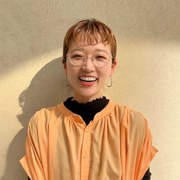 Of HAIR OMOTESANDO【オブヘアーオモテサンドウ】のスタッフ紹介。友枝 春香