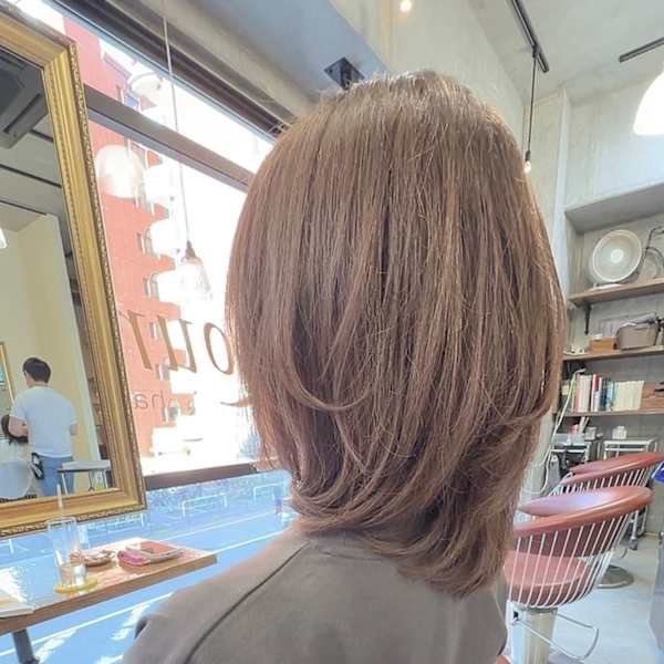 大人小顔似合わせレイヤーカット。