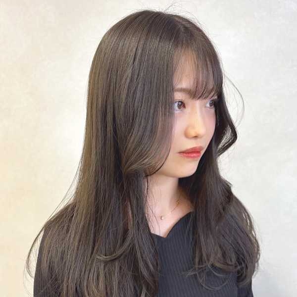 シアーカラーオリーブグレージュ＊くびれ巻きレイヤーカット|mulah