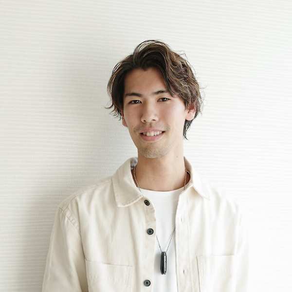 髪質改善個室サロン Shapes salon HANARE【シェイプスサロンハナレ】のスタッフ紹介。山口 大樹