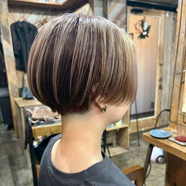 ショートボブ×アンブレラカラー