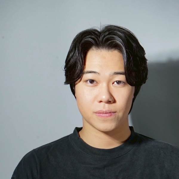 センターパートウルフ