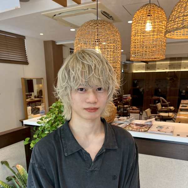 COSTA EST of RICHAIR【コスタエストオブリシェール】のスタッフ紹介。西内涼平