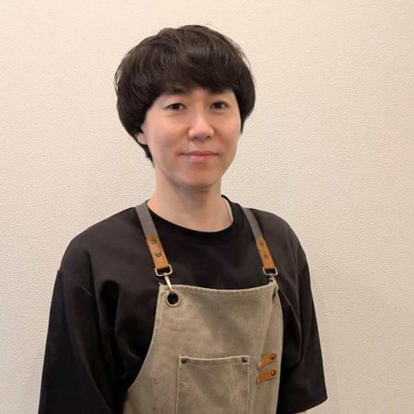 ESSENCE【エッセンス】のスタッフ紹介。ナカムラ アツシ