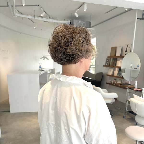 癖毛カットカーリーヘアショート