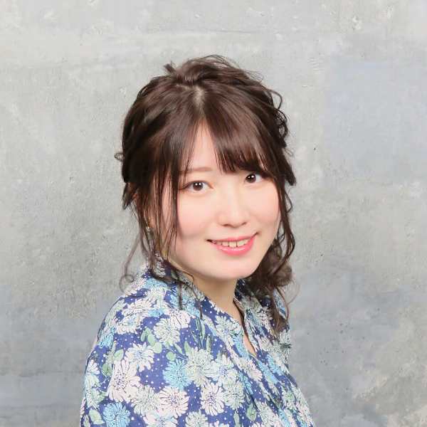 LAGUZ 茅ヶ崎 髪質改善 ヘアアレンジ【ラグズ チガサキ カミシツカイゼン ヘアアレンジ】のスタッフ紹介。石井 綺乃