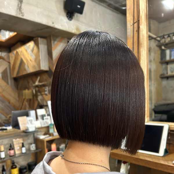 顔周りレイヤーカットグレージュカラーくびれボブショートカット|enne  hair&organic