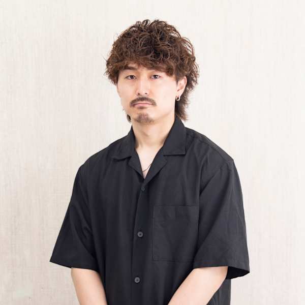 Alushe 心斎橋/なんば/髪質改善/インナーカラー/レイヤーカット【アルーシェ シンサイバシ ナンバ カミシツカイゼン インナーカラー レイヤーカット】のスタッフ紹介。泉 敦士