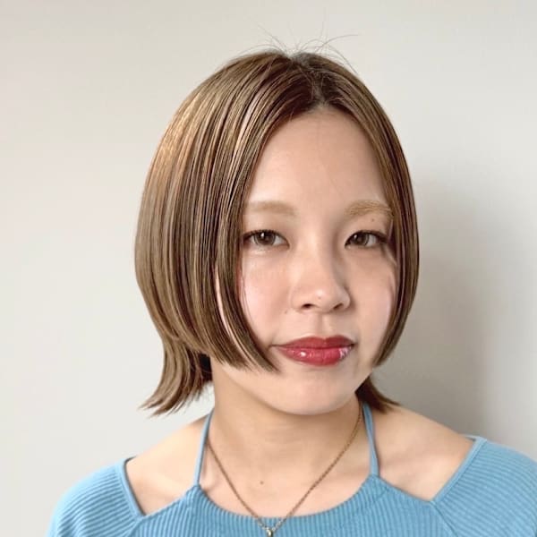 HAIR DESIGN esille.【ヘア デザイン エシレ】のスタッフ紹介。中村 有里奈