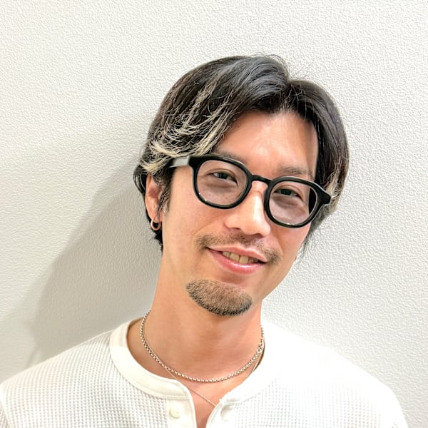 HAIR DESIGN esille.【ヘア デザイン エシレ】のスタッフ紹介。菅原 洋実