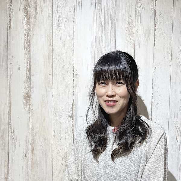 feel by feel hair【フィール バイ フィール ヘアー】のスタッフ紹介。篠原　孝枝