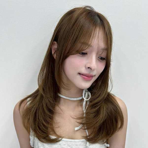 小顔カット　透明感カラー　くびれヘア　チョコレートブラウン