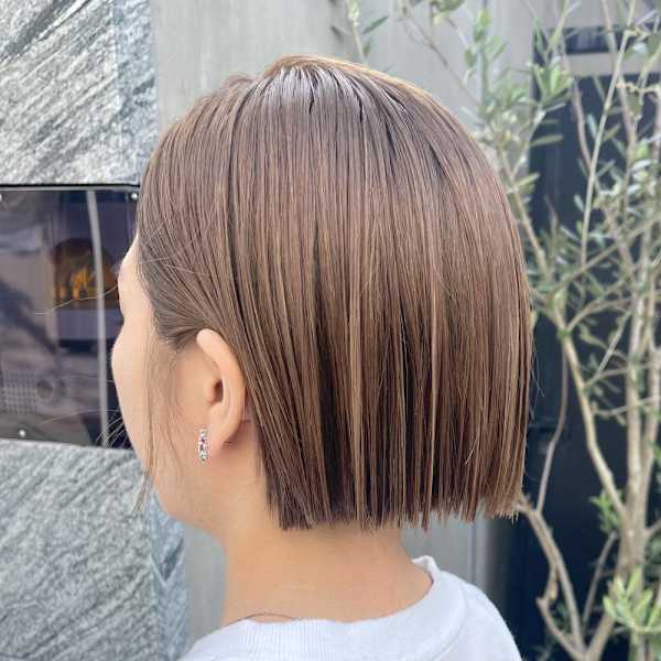 ストレートパーマ　ハイライトミニボブ