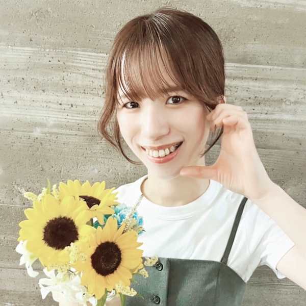 hair+resort bouquet【ヘアリゾートブーケ】のスタッフ紹介。村藤　利菜