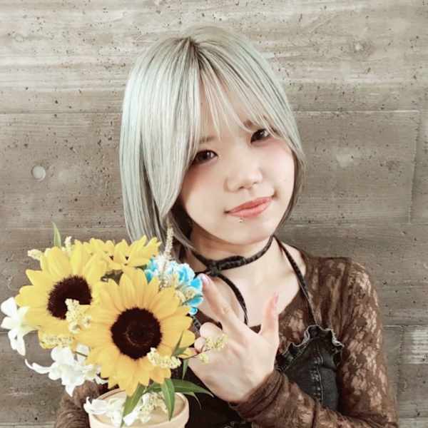 hair+resort valentine【ヘアリゾートバレンタイン】のスタッフ紹介。萩原　里々加