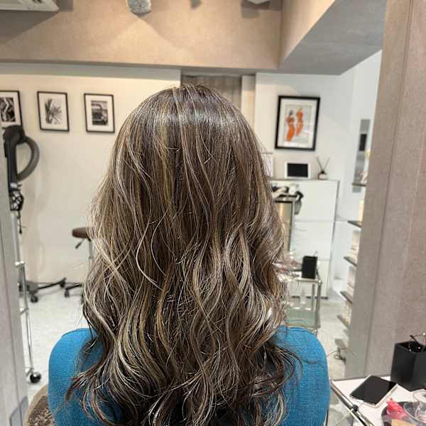 ロングヘアーハイライト