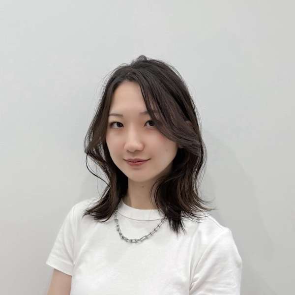 newi 三宮【ネウィ サンノミヤ】のスタッフ紹介。RYONA