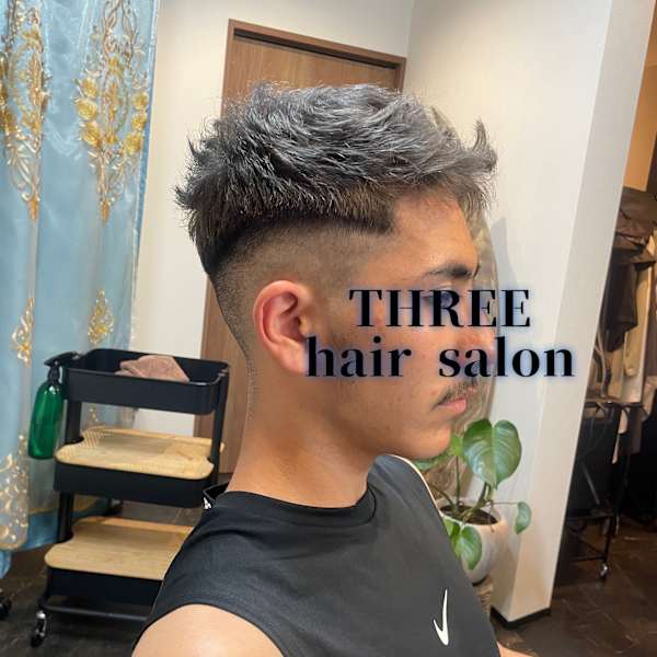 シルバーカラー×フェードカット