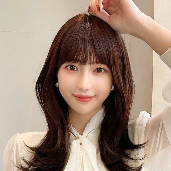 大人かわいいくびれヘアセミロング × ミルクティーベージュ