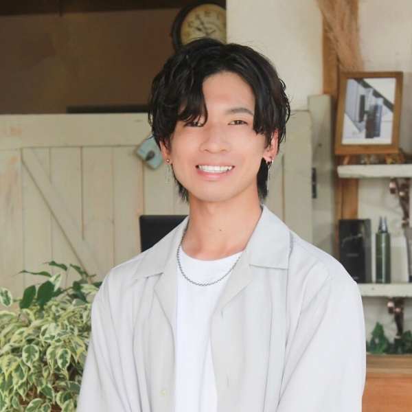 hair design hal【ヘアデザインハル】のスタッフ紹介。松永 龍喜