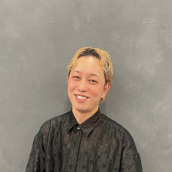 HAIR&MAKE EARTH 溝の口店【ヘアメイク アース ミゾノクチテン】のスタッフ紹介。中 裕樹