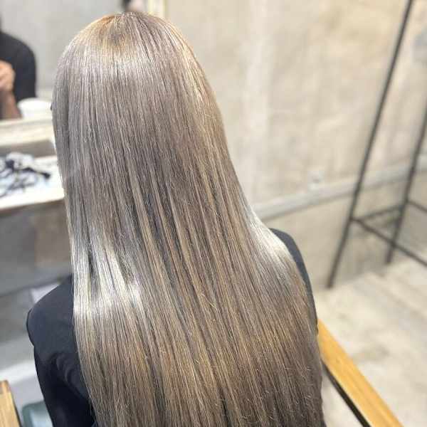 シルバーカラー/ロングヘア|RE'ECHO【リ・エコー】