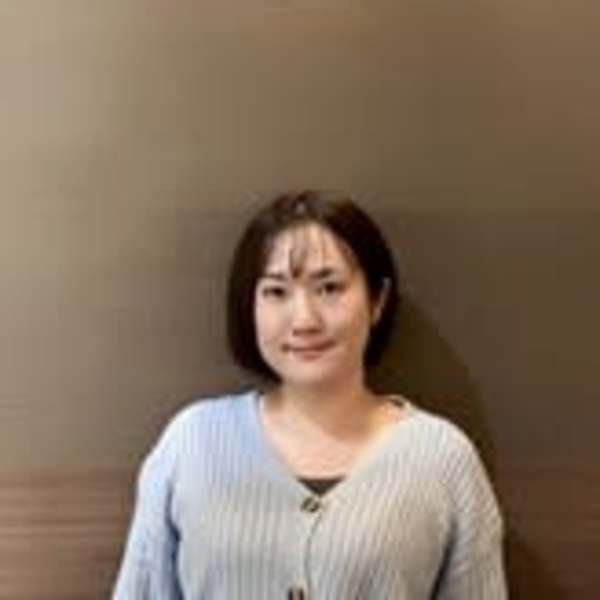 ヘアー&メイク ルナルナ 天童店【ヘアーメイクルナルナテンドウテン】のスタッフ紹介。落合 けいこ