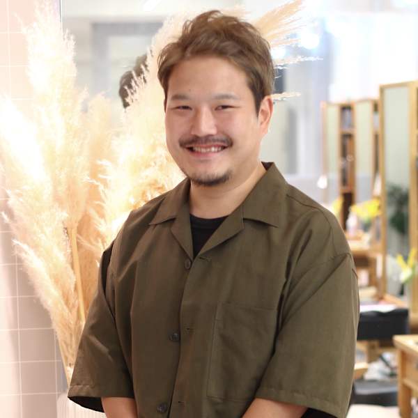 FLORA  treatment&spa 【フローラ】【フローラ トリートメントアンドスパ】のスタッフ紹介。黛　涼太
